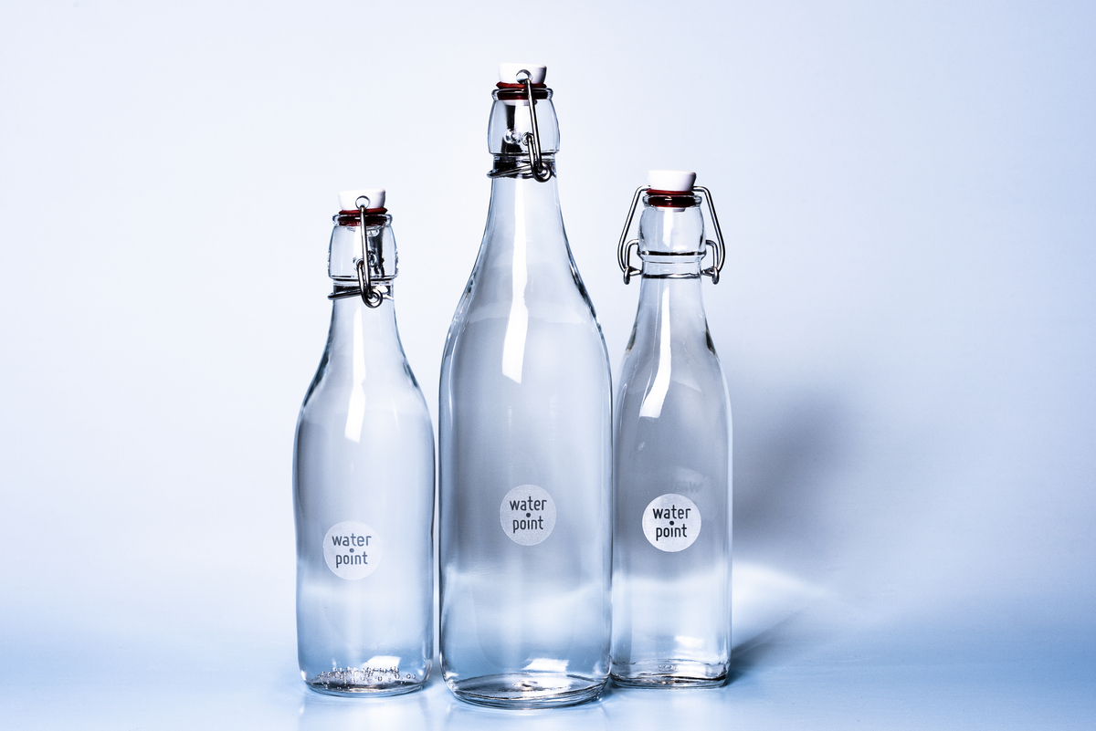 szklane naczynia do wody, butelki do wody, szkło gastronomiczne, szkło gastronomiczne z logo